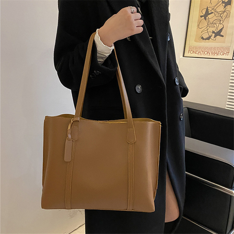 Classic Black Faux Leather Tot - Leatherworking Classic recensie en prijs