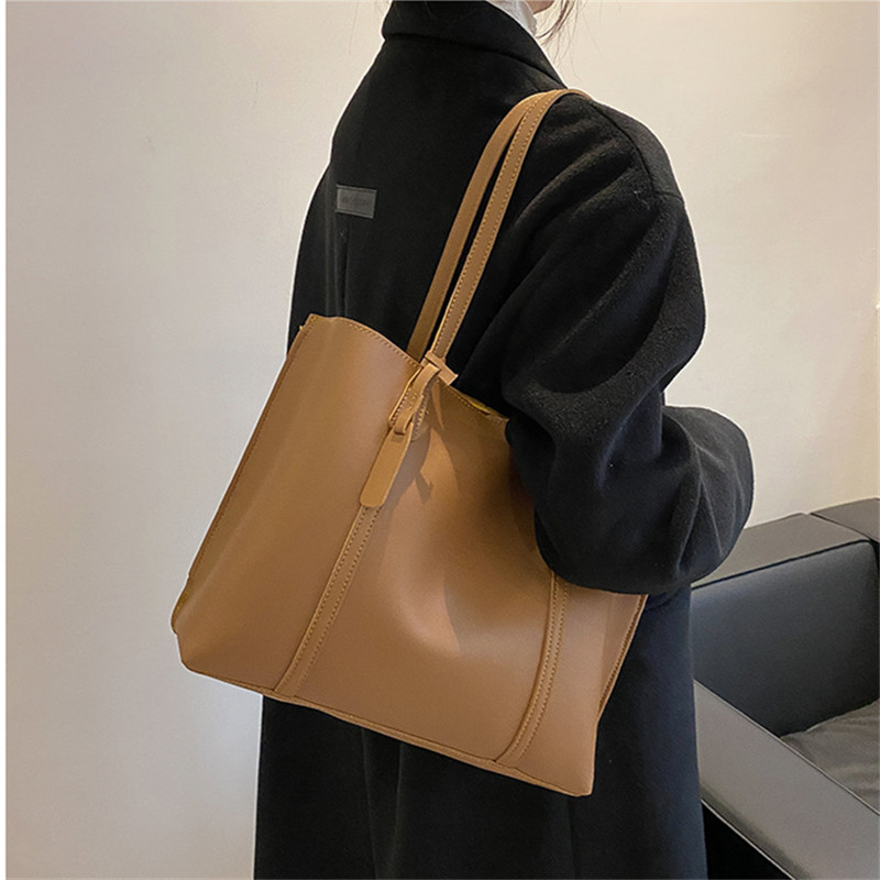 Classic Black Faux Leather Tot - Leatherworking Classic recensie en prijs