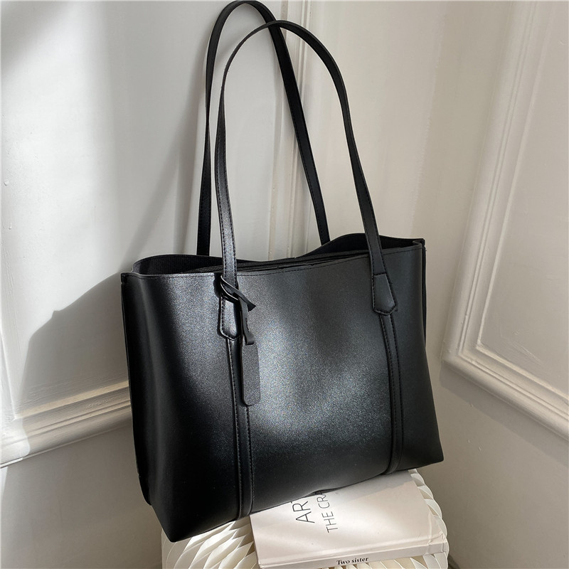 Classic Black Faux Leather Tot - Leatherworking Classic recensie en prijs
